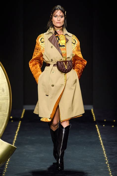 versace 2019 estate videosuyoutube|Versace RTW Fall 2019 .